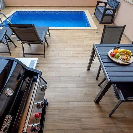 Relax Makarska, Heated Private Pool Διαμέρισμα Μακάρσκα